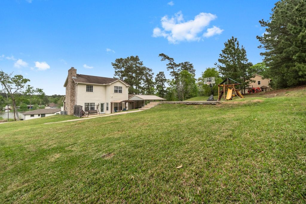Image 45 of property listing at 746 E Lake Drive, Livingston, TX 77351