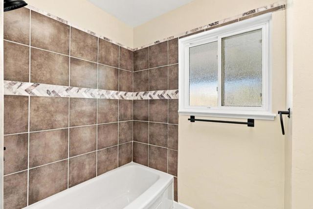 92 Welle Road, Crockett, CA 94525