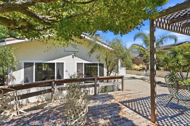92 Welle Road, Crockett, CA 94525