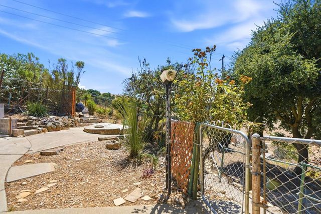 92 Welle Road, Crockett, CA 94525