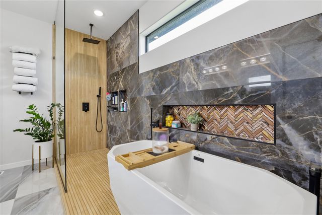 2985 Sunflower Drive, Waukee, IA 50263