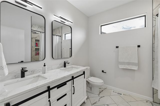 2985 Sunflower Drive, Waukee, IA 50263