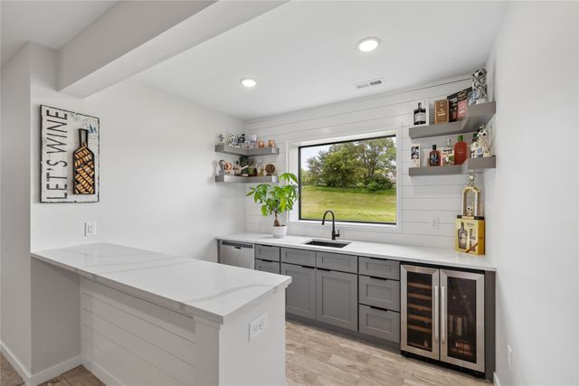 2985 Sunflower Drive, Waukee, IA 50263