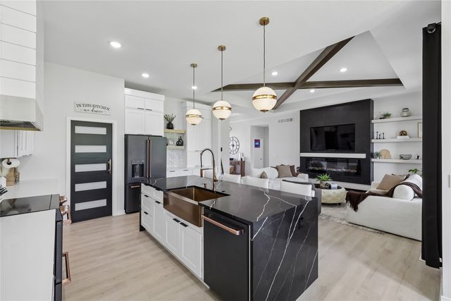 2985 Sunflower Drive, Waukee, IA 50263