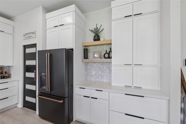 2985 Sunflower Drive, Waukee, IA 50263