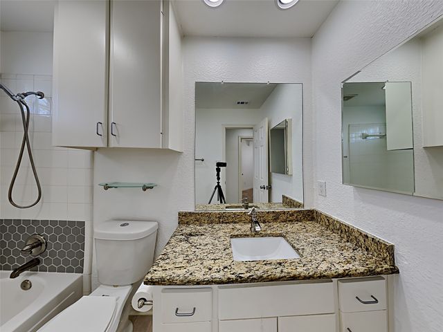 4322 Duck Pond Lane, Rowlett, TX 75088