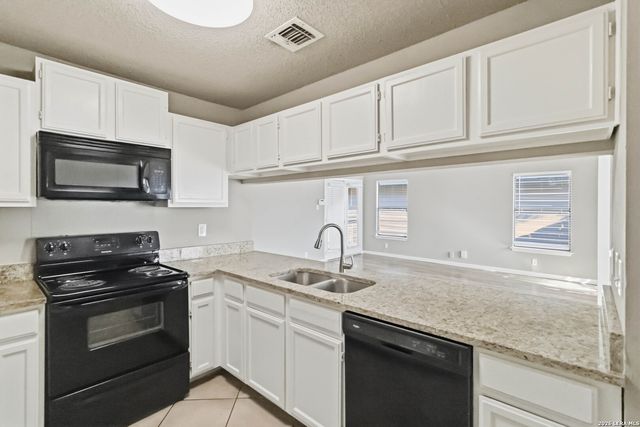4086 WINTER SUNRISE DR, San Antonio, TX 78244