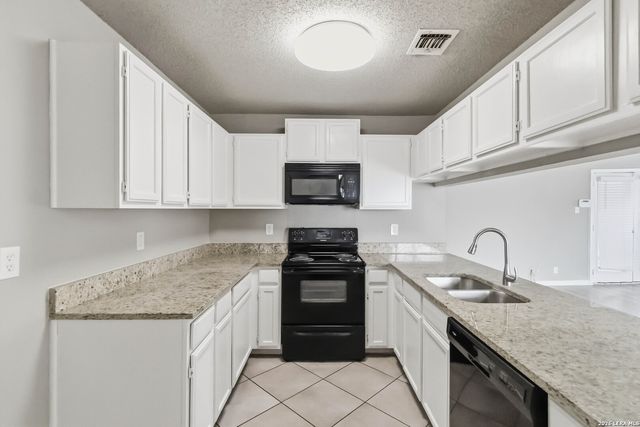 4086 WINTER SUNRISE DR, San Antonio, TX 78244