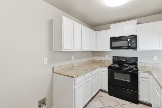 4086 WINTER SUNRISE DR, San Antonio, TX 78244