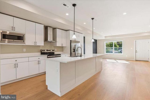 5046 ASTOR PL SE, Washington, DC 20019