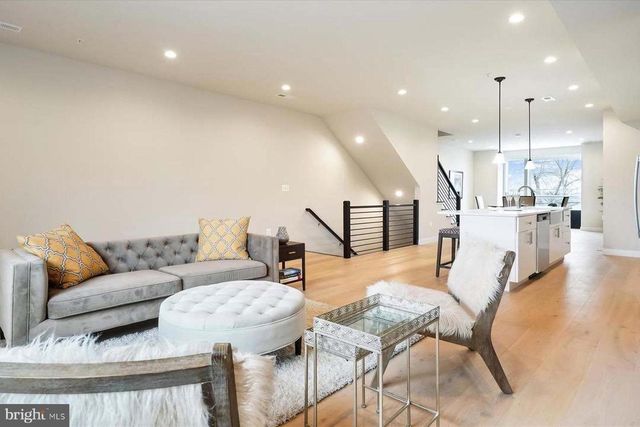 5046 ASTOR PL SE, Washington, DC 20019