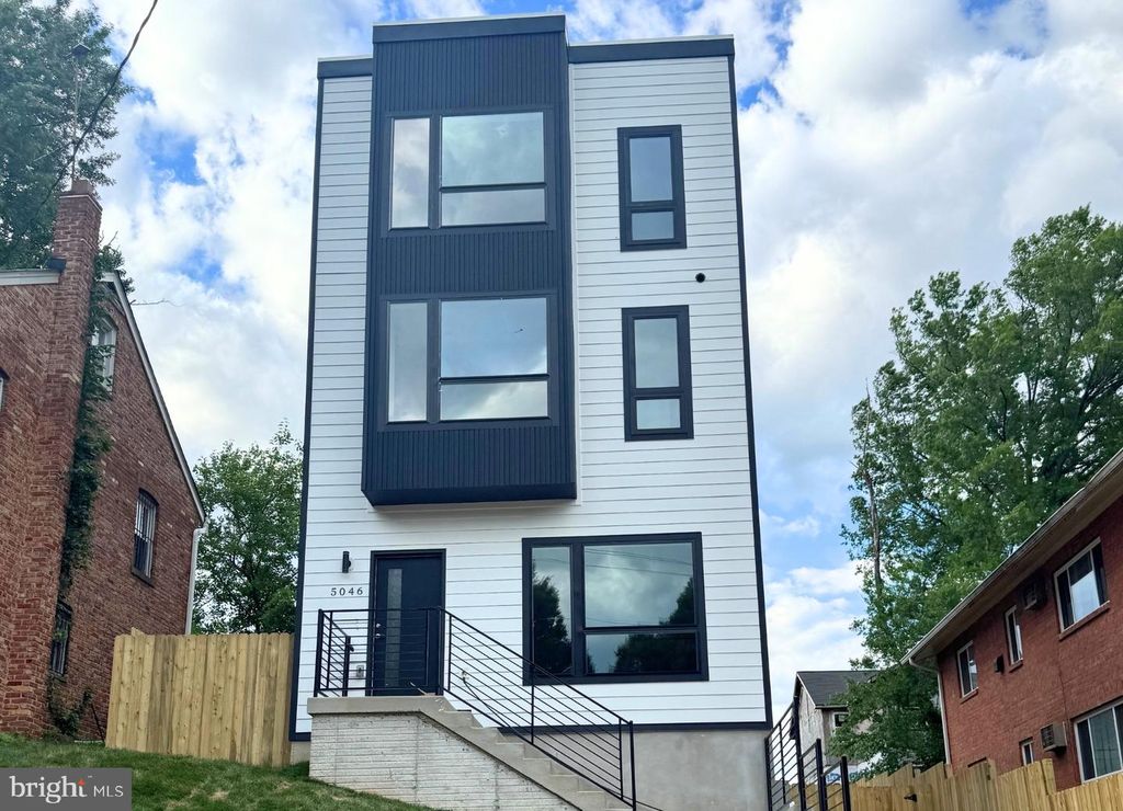 5046 ASTOR PL SE, Washington, DC 20019