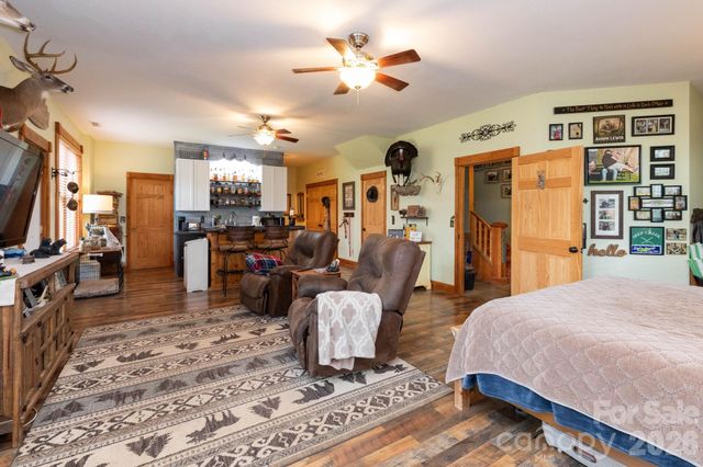 75 mypie Drive, Sylva, NC 28779