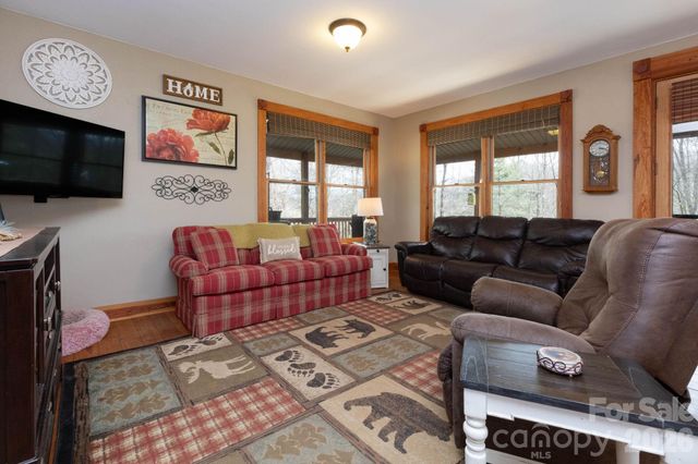 75 mypie Drive, Sylva, NC 28779