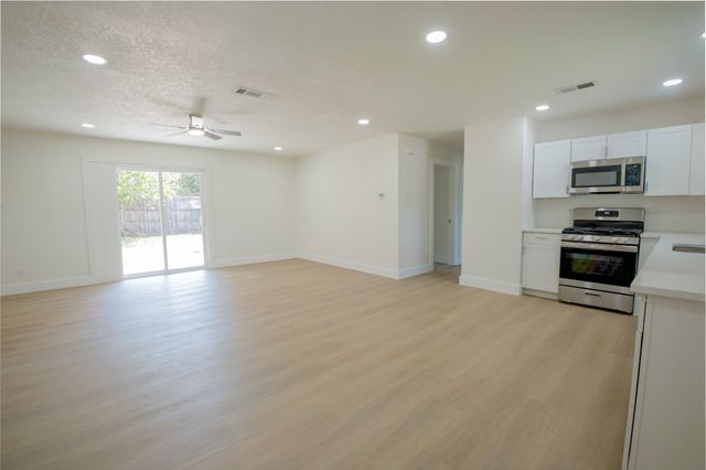224 Southway Drive, Everman, TX 76140