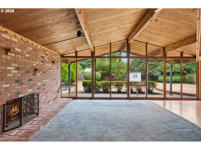 616 Se 175TH Pl, Portland, OR 97233