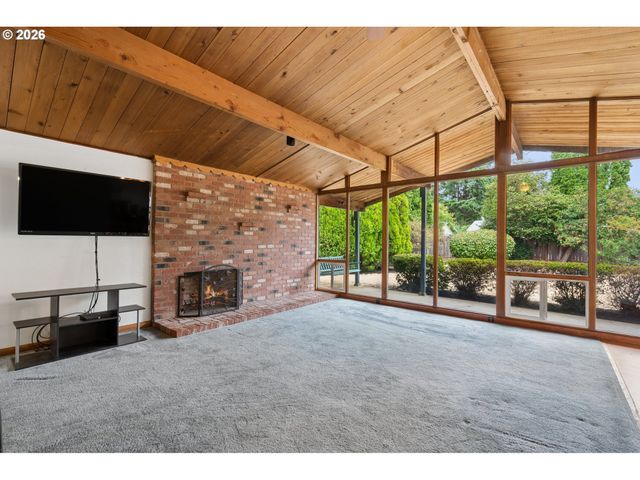 616 Se 175TH Pl, Portland, OR 97233