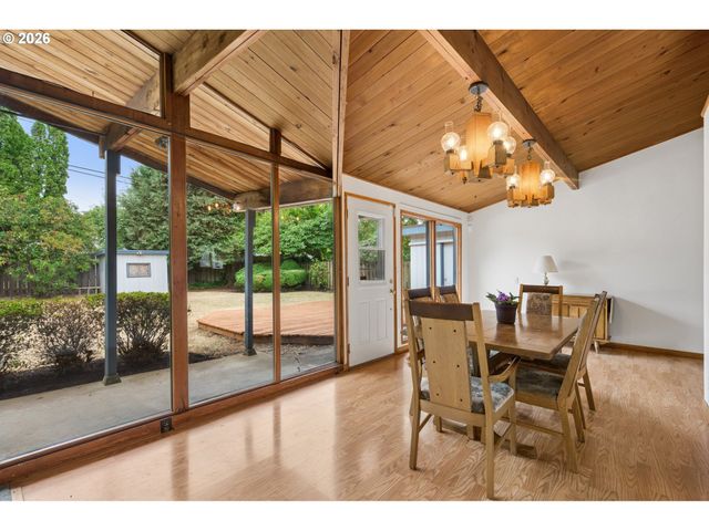 616 Se 175TH Pl, Portland, OR 97233