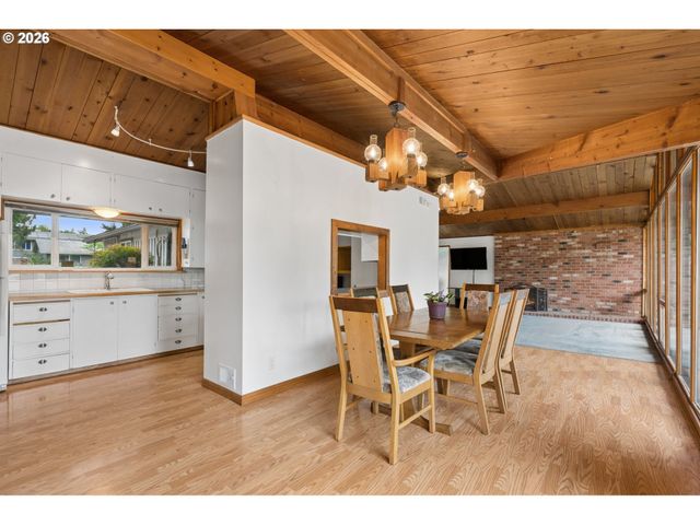 616 Se 175TH Pl, Portland, OR 97233