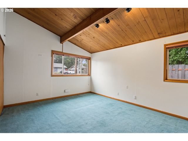 616 Se 175TH Pl, Portland, OR 97233