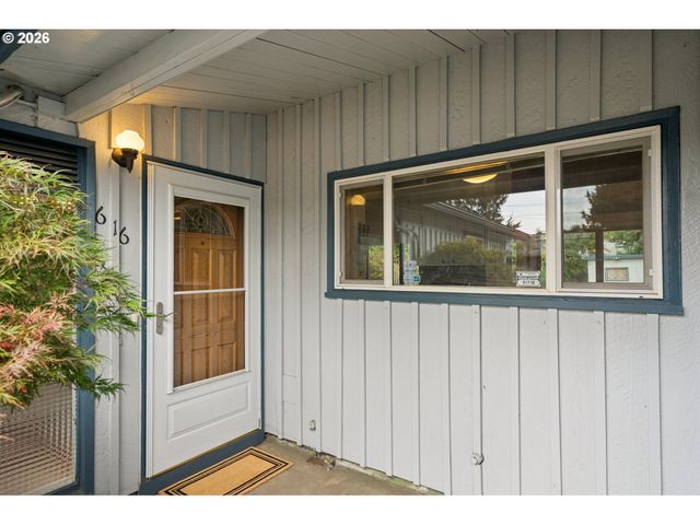 616 Se 175TH Pl, Portland, OR 97233