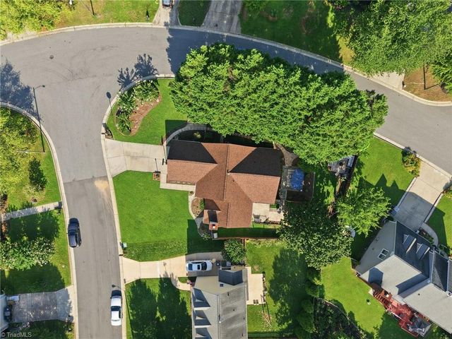 1 Ivy Ridge Court, Greensboro, NC 27407