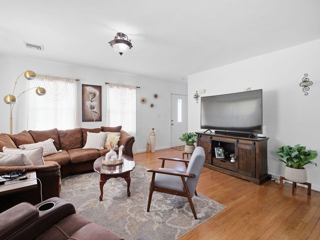 12-14 Dover St, Haverhill, MA 01830