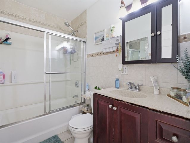 12-14 Dover St, Haverhill, MA 01830