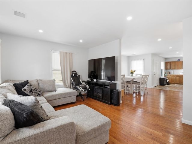 12-14 Dover St, Haverhill, MA 01830