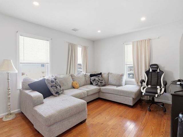 12-14 Dover St, Haverhill, MA 01830