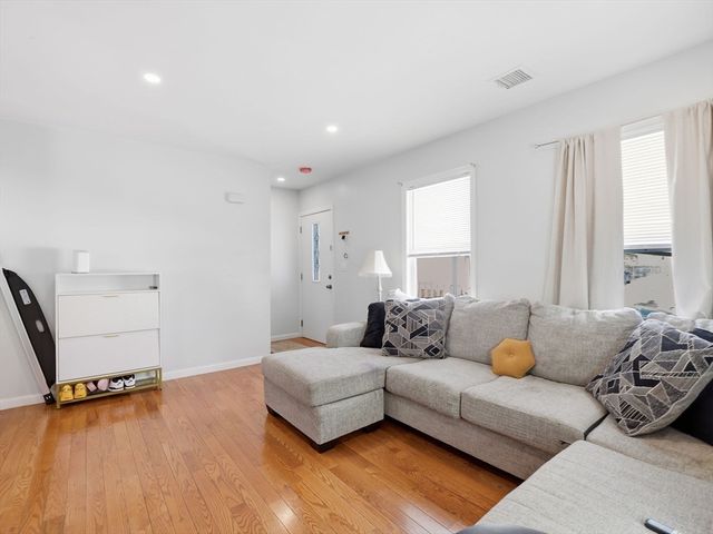 12-14 Dover St, Haverhill, MA 01830