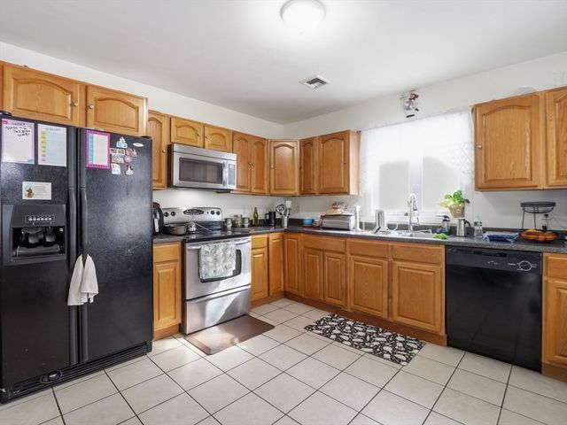 12-14 Dover St, Haverhill, MA 01830