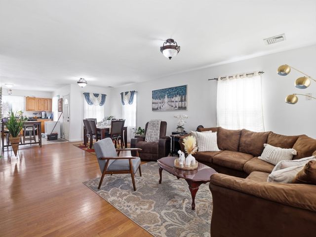 12-14 Dover St, Haverhill, MA 01830