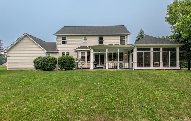 100 Rockledge Drive, Pleasant Valley, NY 12569