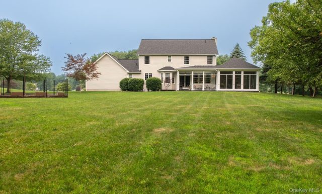 100 Rockledge Drive, Pleasant Valley, NY 12569