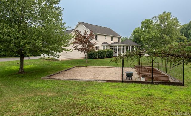 100 Rockledge Drive, Pleasant Valley, NY 12569