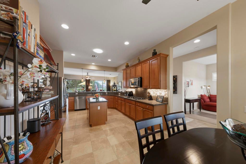 Image 11 of property listing at 81138 Avenida Lorena, Indio, CA 92203