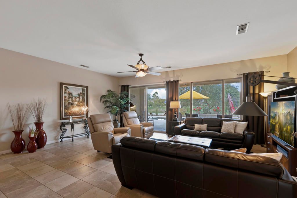 Image 4 of property listing at 81138 Avenida Lorena, Indio, CA 92203