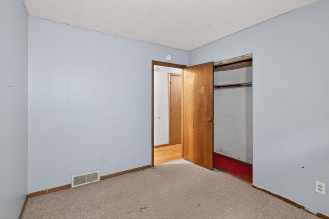 2046 Reaney Avenue E, Saint Paul, MN 55119
