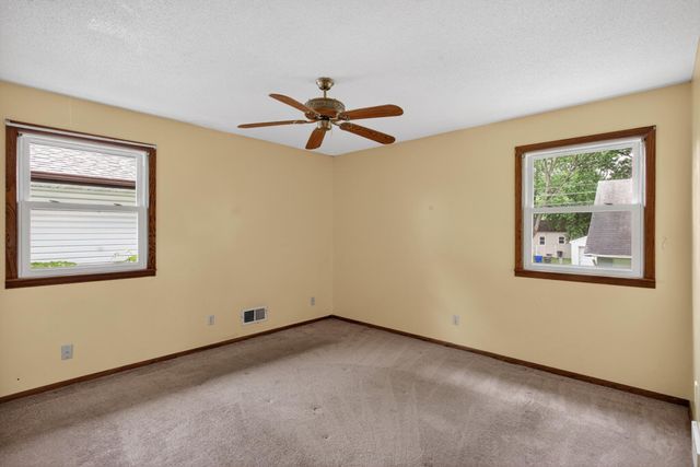 2046 Reaney Avenue E, Saint Paul, MN 55119