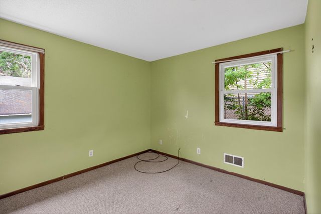 2046 Reaney Avenue E, Saint Paul, MN 55119