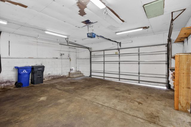 2046 Reaney Avenue E, Saint Paul, MN 55119