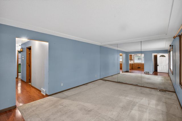 2046 Reaney Avenue E, Saint Paul, MN 55119