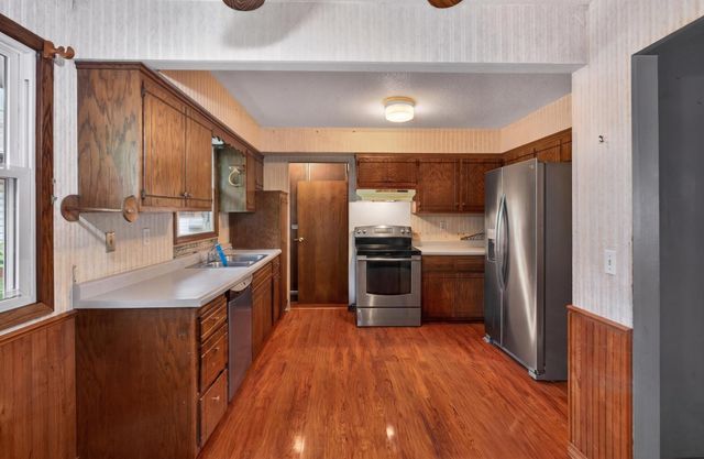 2046 Reaney Avenue E, Saint Paul, MN 55119