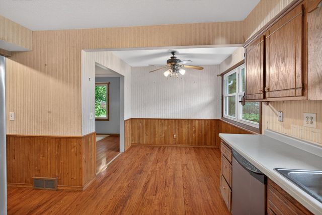 2046 Reaney Avenue E, Saint Paul, MN 55119
