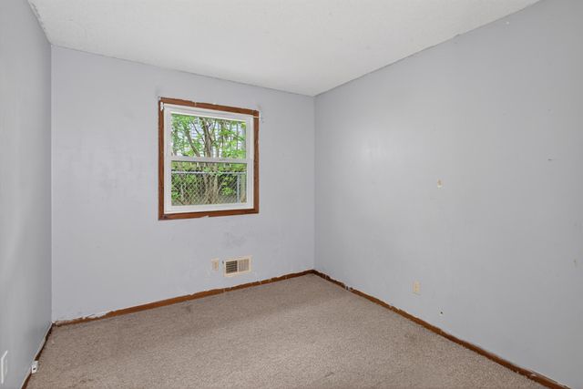 2046 Reaney Avenue E, Saint Paul, MN 55119