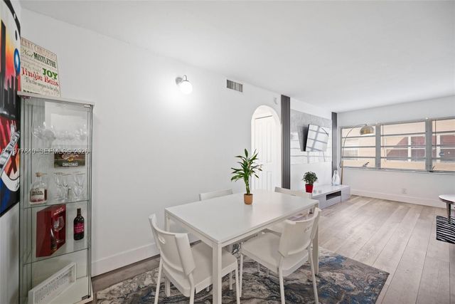 835 Twin Lakes Dr 30-C, Coral Springs, FL 33071