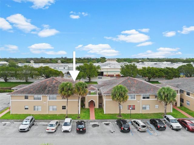 835 Twin Lakes Dr 30-C, Coral Springs, FL 33071