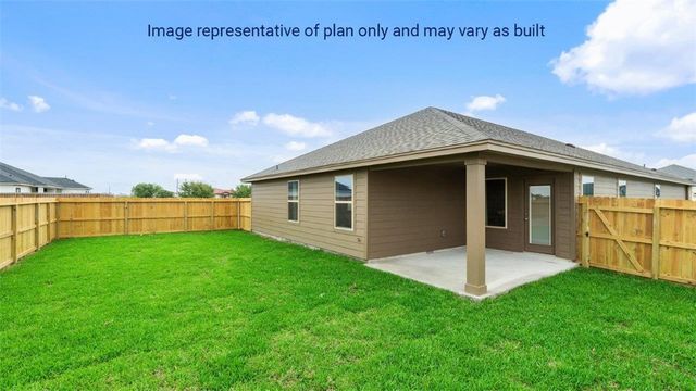 3638 Sahar Lake Dr, Robstown, TX 78380