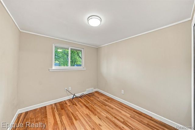 8580 Nancy Avenue, Utica, MI 48317